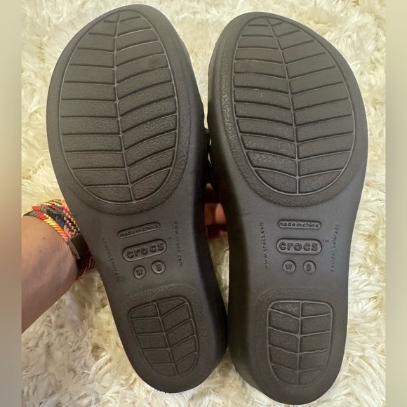 Crocs Sandals Brown Patricia II Low Wedge Slip On Strappy Slides 8W - Picture 3 of 3